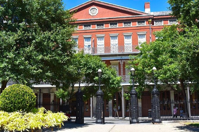 French Quarter Walking Tour With Comp 1850 House Museum Admission - What to watch for during the walk (so you get more out of it)