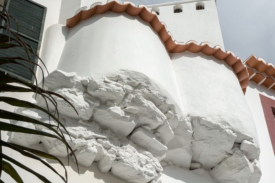 Funchal: Old Town Walking Tour - Farmers’ Market to Santa Maria Street: from embroidery days to medieval streets
