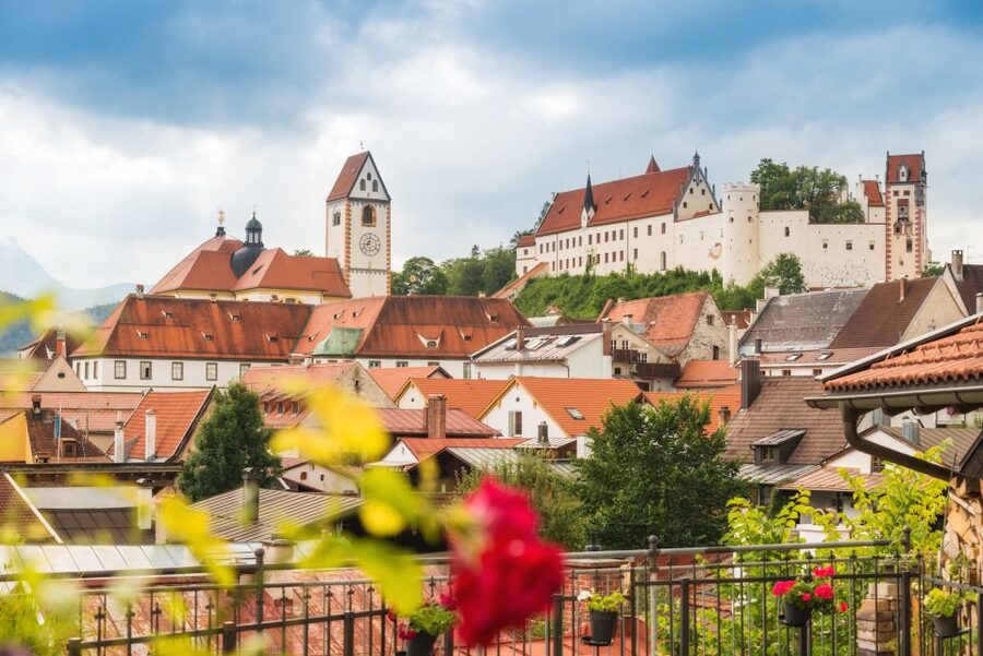 Füssen: Old Town Guided Walking Tour in German - A guided walk that strings the eras together (Roman to now)