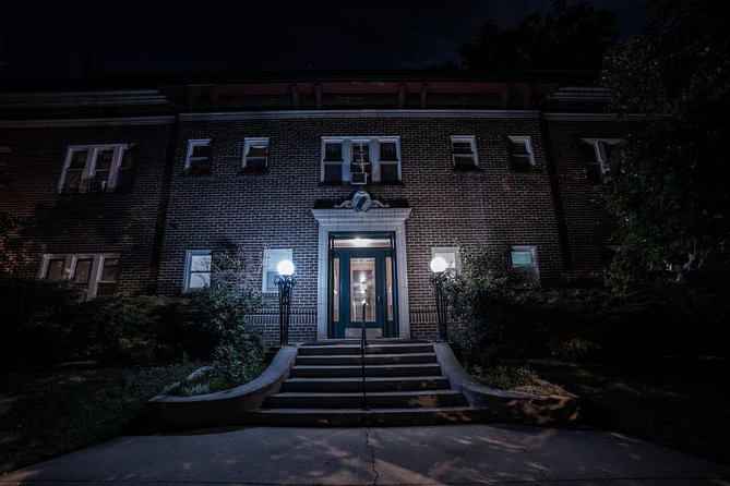 Gaslights, Graves, & Gold: Terrors of Denver Ghost Tour - Stop 5: an English art-gallery inspired apartment house and the idea of lingering souls