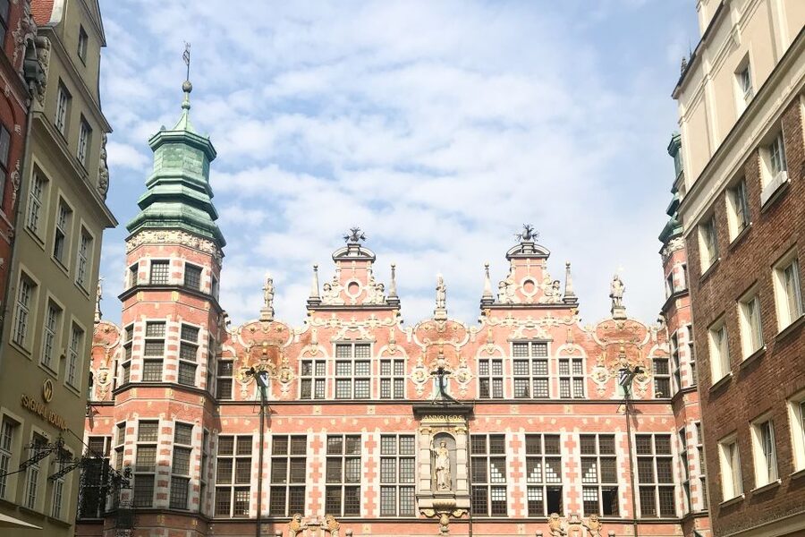 Gdańsk: Old Town Private Walking Tour with Legends and Facts - From Upland Gate to Long Market: the medieval spine you can walk