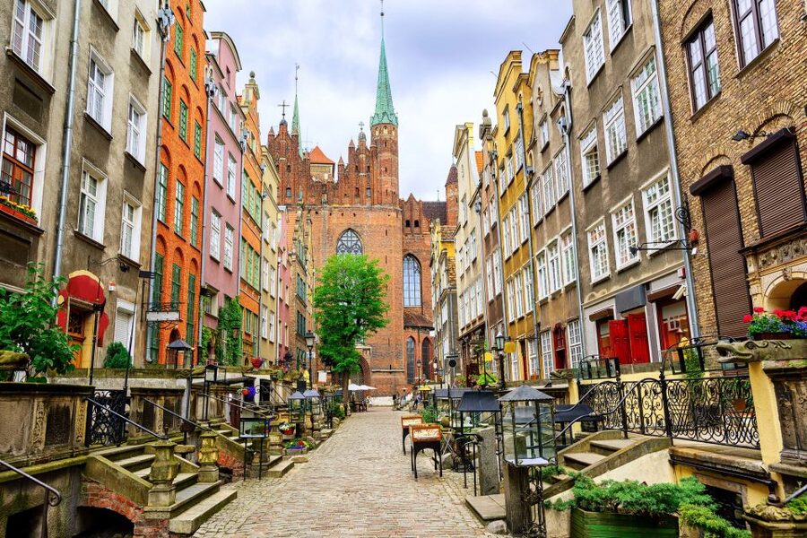 Gdańsk: Old Town Private Walking Tour with Legends and Facts - Motlawa River views and Wyspa Spichrzow’s trade ruins