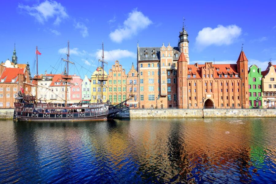 Gdańsk: Old Town Private Walking Tour with Legends and Facts - St Bridget’s Church and the amber altar tied to Solidarity