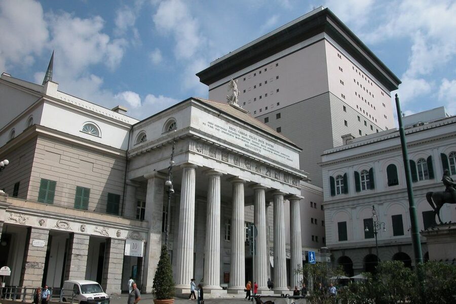 Genoa: 2-Hour Guided Walking Tour of the Historical Center - San Lorenzo Cathedral: what to notice before you go in