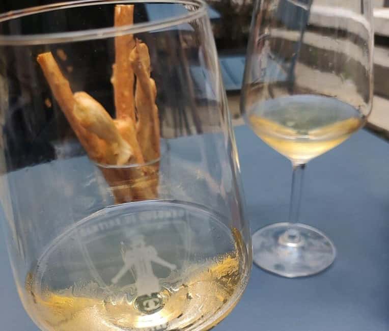 Genoa: Food and Wine Tasting Walking Tour - The bakery tastings: focaccia, farinata, and pesto territory