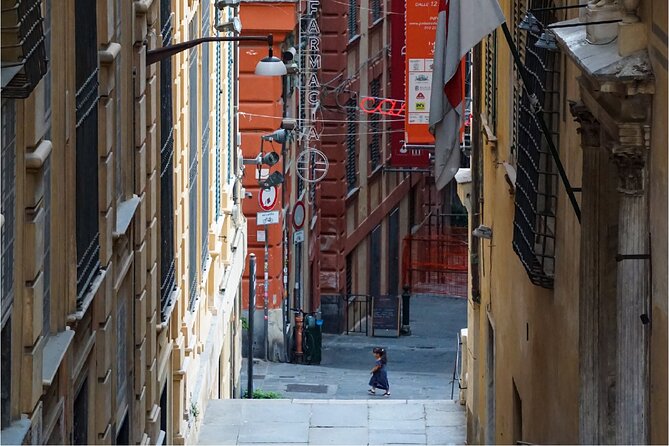 Genoa Walking Tour: Explore Top Sights & Hidden Gems - Quick Start at Piazza Raffaele de Ferrari (and Why That Matters)