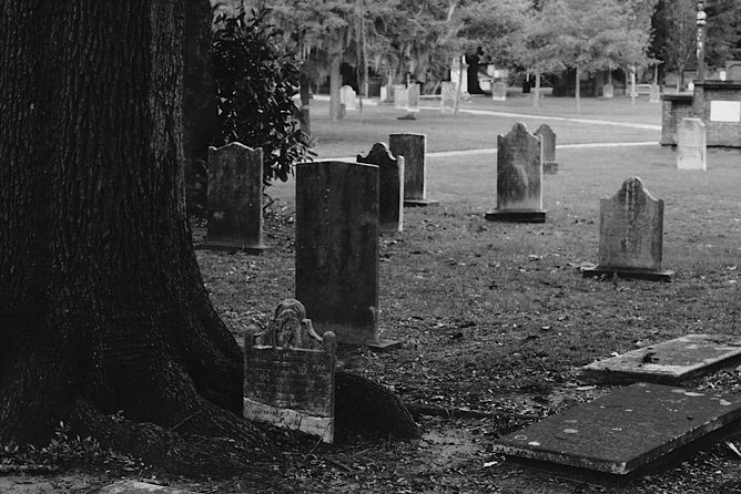 Genteel and Bard's Savannah Dark History and Ghost Encounter Walking Tour - Juliette Gordon Low Birthplace Museum: Secrets Under Savannah’s Streets