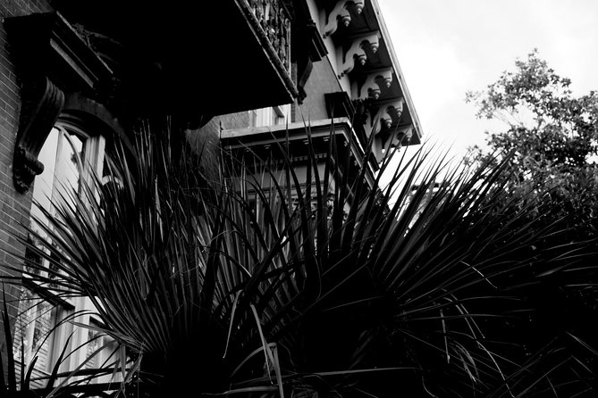 Genteel and Bard's Savannah Dark History and Ghost Encounter Walking Tour - Old Sorrel-Weed House and Madison Square: Murder, Suicide, and War