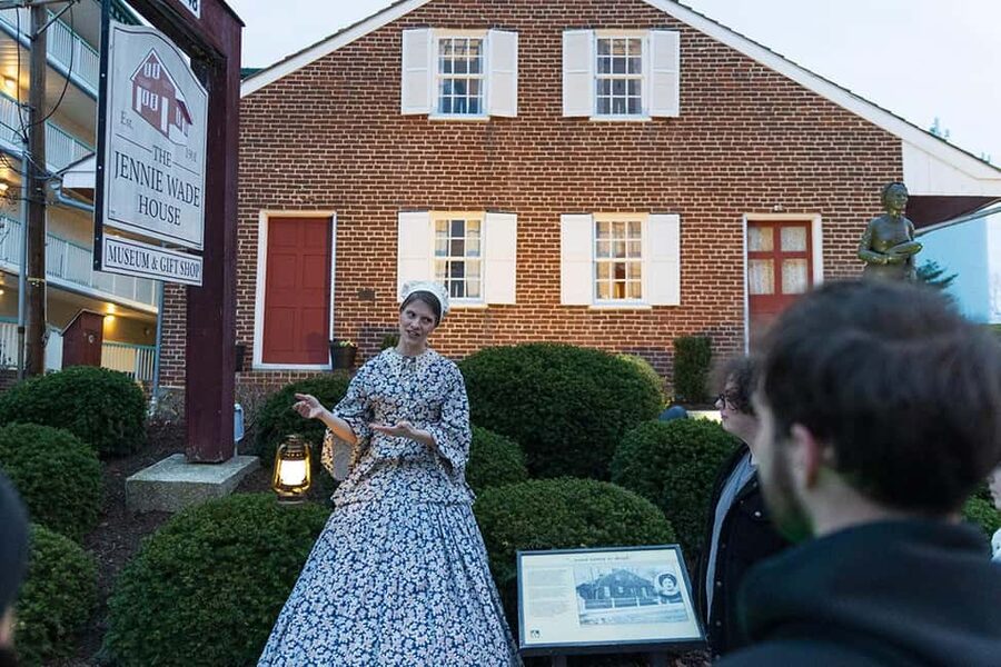 Gettysburg: Civil War Ghosts Walking Tour - Witness Tree, Farnsworth House, Orphanage: the named stops that shape the stories