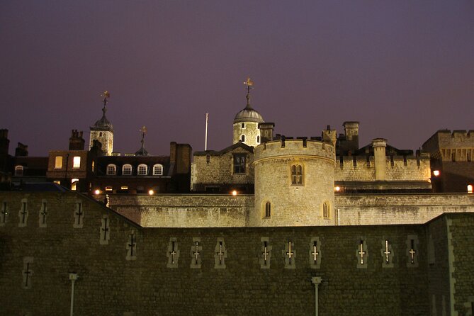 Ghastly Ghost Walking Tour in London - Stop 1: St. Paul’s Cathedral at night (a landmark with built-in drama)