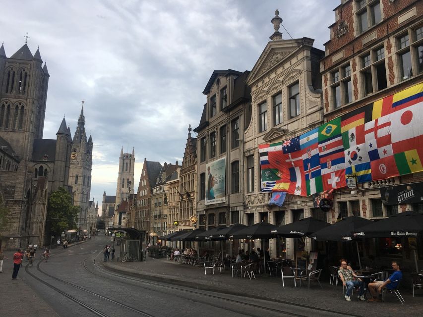 Ghent: Guided Walking Tour and Canal Boat Trip - Meeting outside the Belfry: find the black umbrella