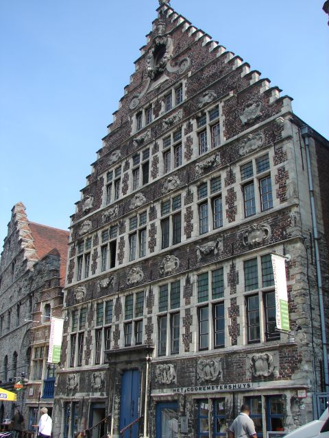 Ghent: Private 2-Hour Walking Tour - The Neighborhood With the Medieval Street Plan