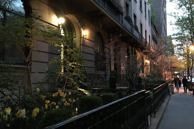Ghosts of Greenwich Village: 2-Hour Private Walking Tour - Stop at 86 Bedford St: A Ghostly Restaurant Story