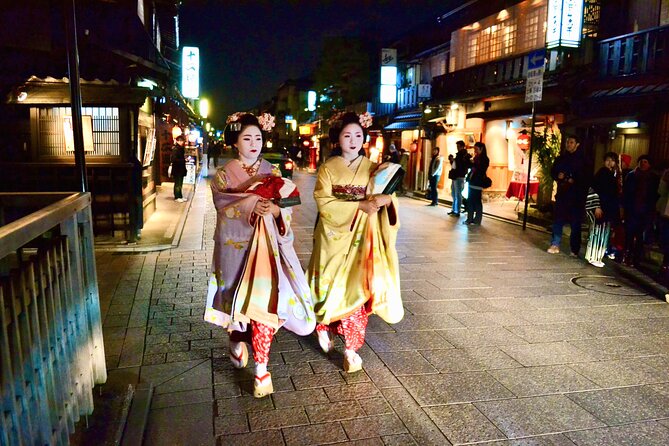 Gion Walking Tour by Night - Meeting Point and Night Timing: How to Set Yourself Up for Success