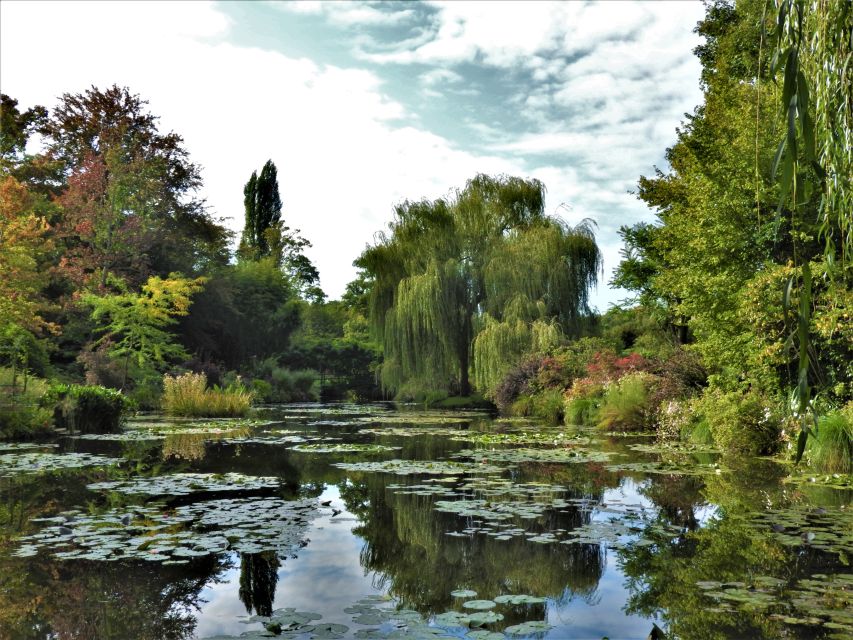 Giverny Village Walking Tour & Skip-the-Line to Monet Garden - Monet’s flower gardens and home: what to focus on while you’re free to roam
