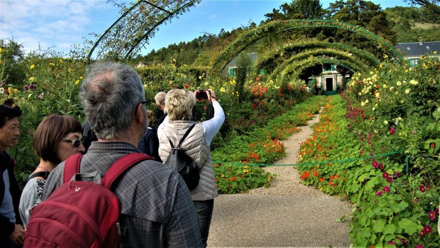 Giverny Village Walking Tour & Skip-the-Line to Monet Garden - Timing and what to do after: making a short visit feel complete