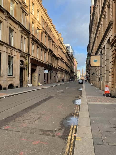 Glasgow: Historical Walking Tour: Guided by a local actor - Merchant City lanes: where trading life still shows
