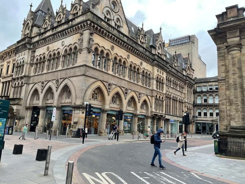 Glasgow: Historical Walking Tour: Guided by a local actor - Irish immigration influence: growth seen through people