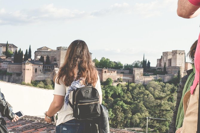 Golden Hour in Granada: Sunset Walking Tour with Play Granada - Stop 3: Mezquita Mayor de Granada and the City’s Spiritual Landmark