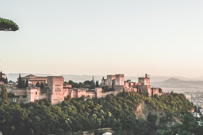 Golden Hour in Granada: Sunset Walking Tour with Play Granada - Start Point: Where the Evening Gets Rolling by the River
