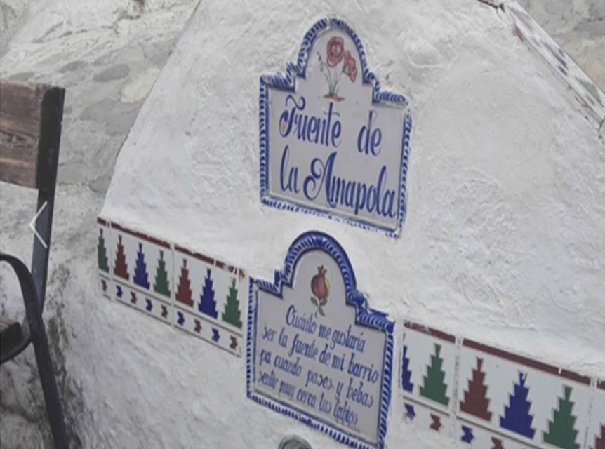 Granada: Albaicín and Sacromonte 2.5-Hour Walking Tour - Alhambra views: when the “wow” becomes useful