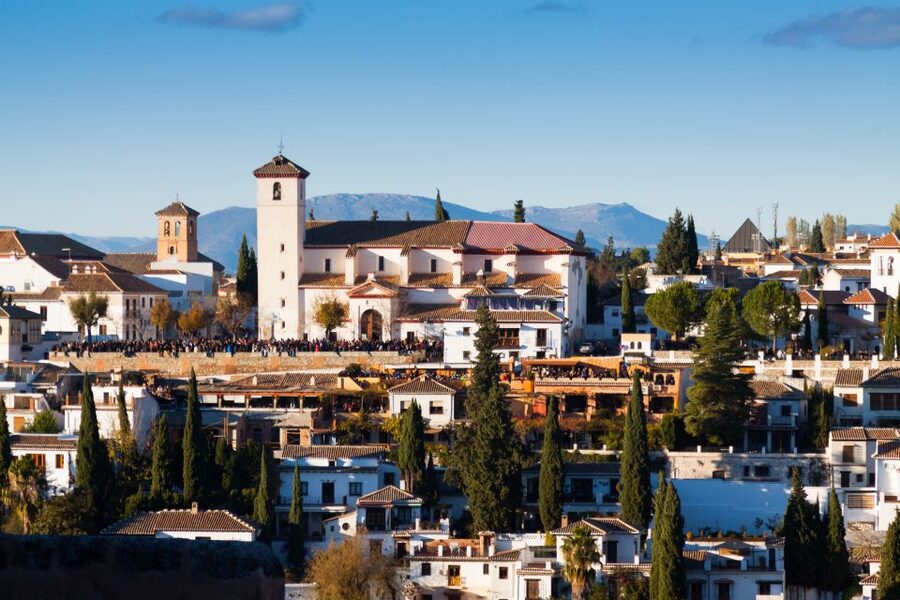 Granada: Albaicín and Sacromonte Walking Tour - Plaza Nueva and the first hints of the old-quarter maze