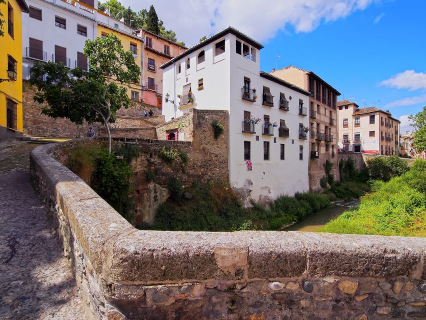 Granada: Albaicín and Sacromonte Walking Tour - Cuesta del Chapiz and Paseo de los Tristes: scenic walking with meaning
