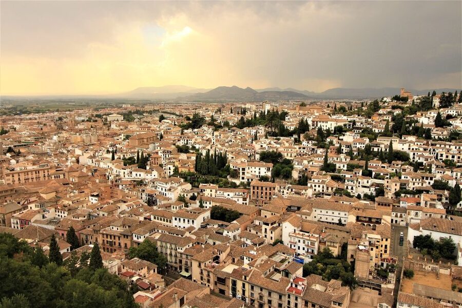 Granada: Albaicín, Sacromonte & Museum of Caves Walking Tour - Albaicín UNESCO maze: Where the stories make the streets make sense