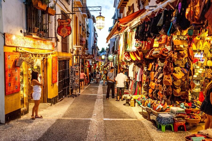 Granada: Albayzin and Sacromonte Walking Tour - Albayzín: Moorish streets, Spanish-Muslim details, and the best city sightlines