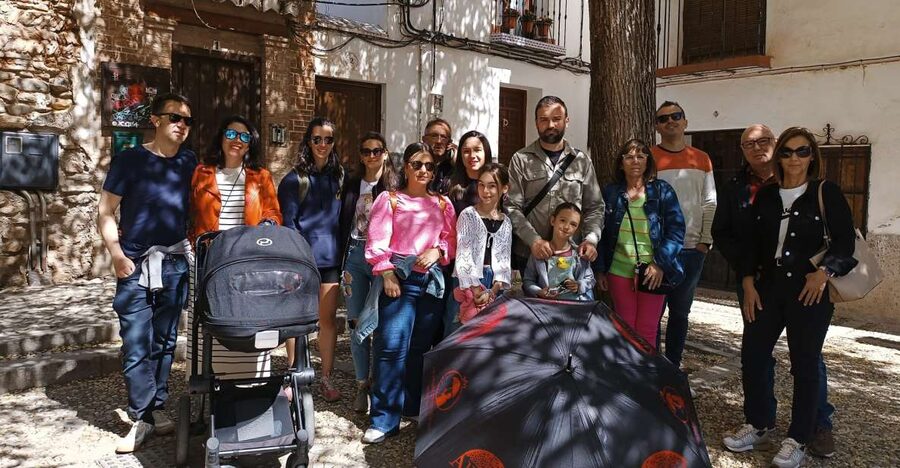 Granada: Historic Center and Lower Albaicin Walking Tour - Granada in 2.5 Hours: What You Actually Get