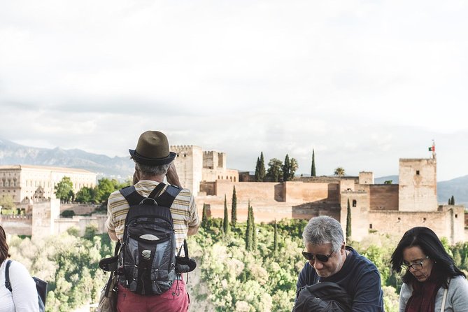 Granada's Hidden Treasures: Albayzin and Sacromonte Walking Tour - Albayzín on foot: squares, stories, and UNESCO context