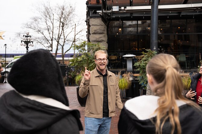 Gratuity-Based Vancouver City Highlights 3 Hour Walking Tour - Guides, pacing, and why the experience feels worth it