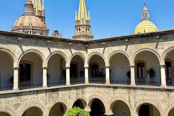 Guadalajara City Center Walking Tour - Municipal Palace murals: civic power and hard beginnings