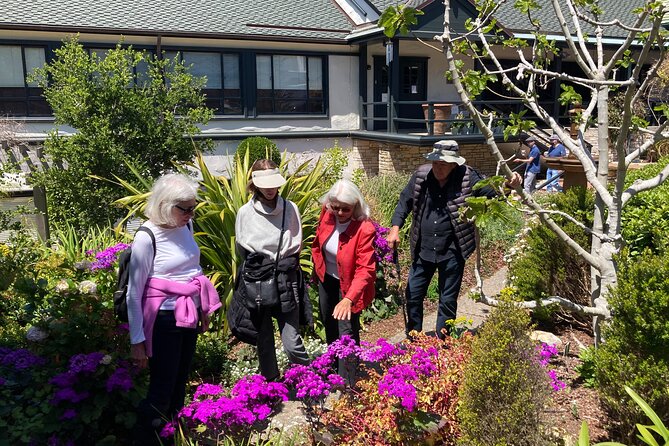 Guided 2-Hour Walking Tour in Carmel by the Sea - Hog’s Breath Inn and the geodesic dome: Hollywood lore meets bookstore quiet