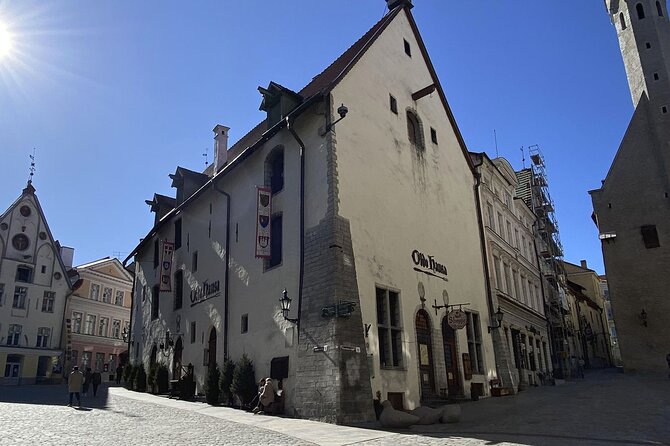 Guided Old Town Tallinn Historical Walking Tour - Fortress walls at Kiek in de Kok: learning to look at defenses