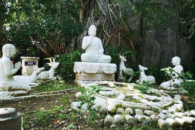 Guided Tour to Marble Mountains & Hoi An Walking Tour , Night Market, Boat Ride - Sampan boat ride: the calm counterpoint to the crowds