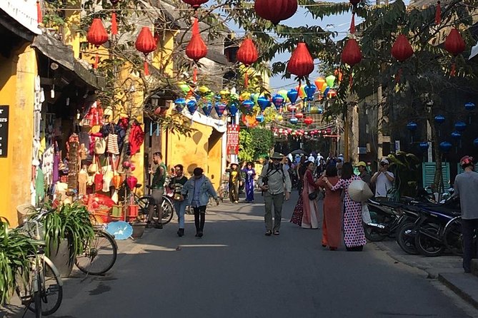 Guided Tour to Marble Mountains & Hoi An Walking Tour , Night Market, Boat Ride - Guides who make it work: names you’ll want to look for