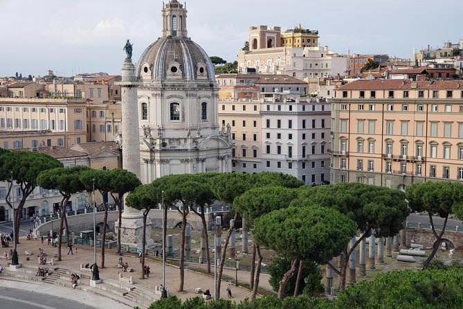 Guided Walking Tour of Rome: Top Sights & Baroque Treasures - Chiesa di Sant’Ignazio di Loyola: Ceiling Frescos and the Story Behind the Baroque Style