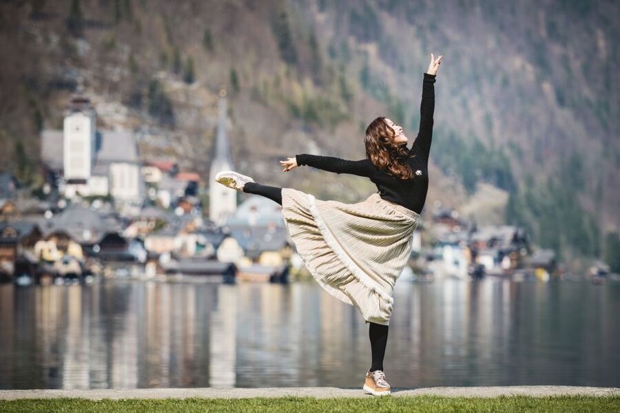 Hallstatt: 2-Hour Guided Walking Tour with Photographer - Marktplatz Hallstatt: the historic center, without getting stuck in only the obvious spots