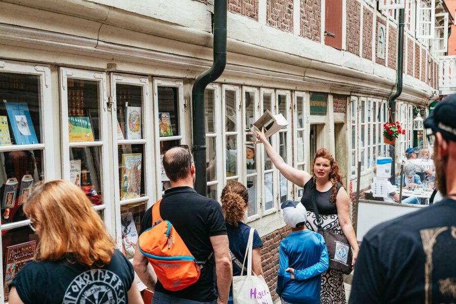 Hamburg: Guided Walking Tour for Magic Fans - Should you book this Hamburg magic walking tour?