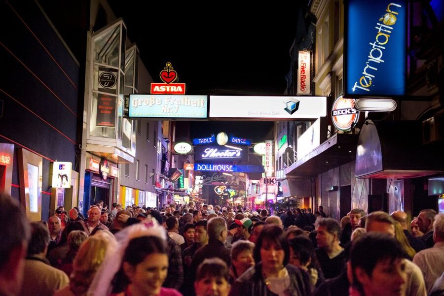 Hamburg: Private Tour Red Light District Walking Tour - Price and group value: $460 per group up to 15