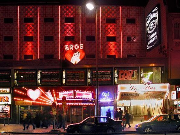 Hamburg Reeperbahn Small-Group Walking Tour - Group size, language, and getting your money’s worth