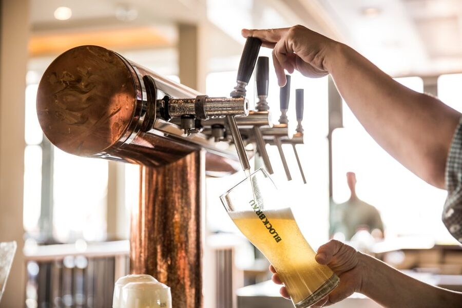 Hamburg: St. Pauli Breweries Walking Tour with Tastings - Who this tour suits best (and who might skip it)