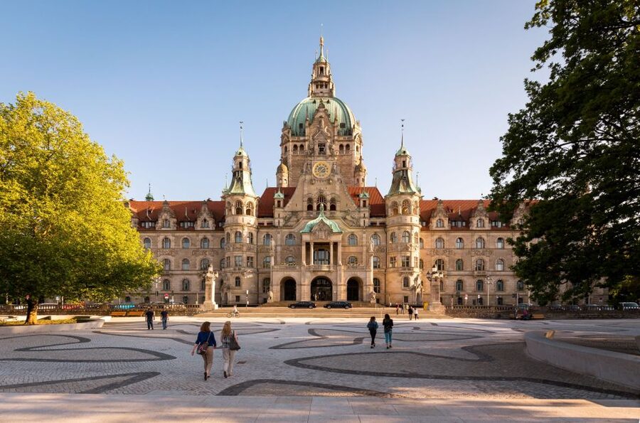 Hannover: Guided Old Town Walking Tour - Price and value: is $13 worth 2 hours?