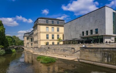 Hannover: Guided Old Town Walking Tour - Hitting the ground running: meeting point and pacing