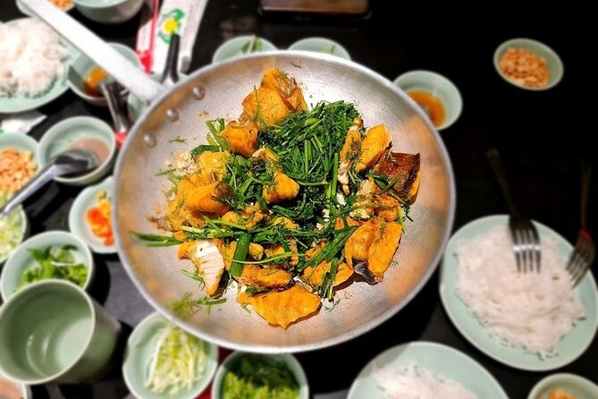 Hanoi: 7 Tasting Street Food Walking Tour and Train Street - What dishes you’ll likely meet (and what to watch for)
