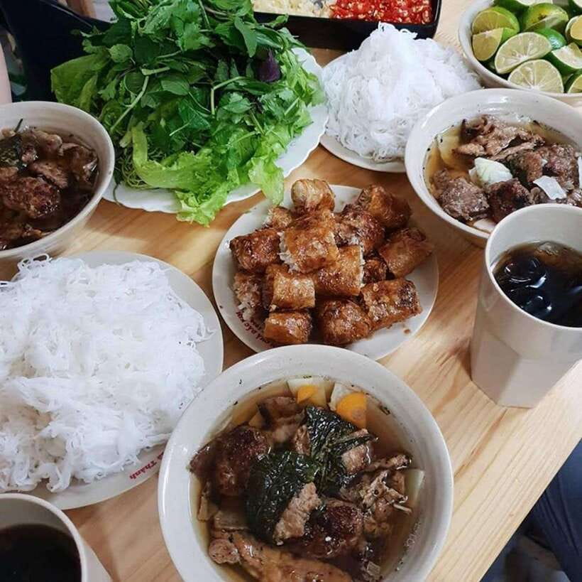Hanoi: Michelin Guide Street Food Walking Tour - Price and value: what $19 buys in central Hanoi