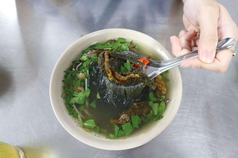 Hanoi: Michelin Guide Street Food Walking Tour - Stop 2: Glass noodles with crispy deep-fried eel