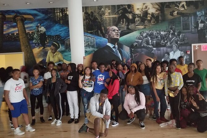 Harlem Civil Rights Multimedia Walking Tour - Apollo Theater lobby stop: photos with meaning