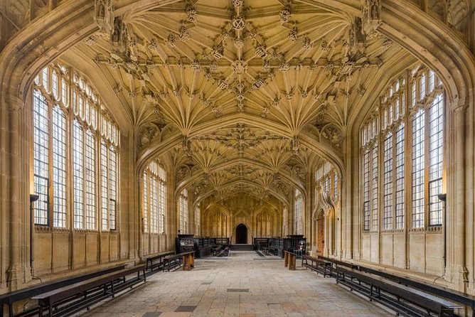 Harry Potter Walking Tour of Oxford Including New College - Radcliffe Camera, St Mary the Virgin, and the Oxford writers behind the magic